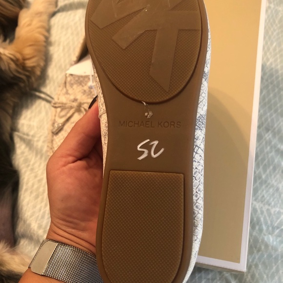 NIB Michael Kors Sutton Moccasins Flats SZ 6 - Picture 3 of 4